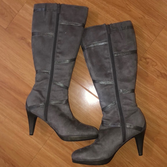 Light brown suede boots - Picture 1 of 6